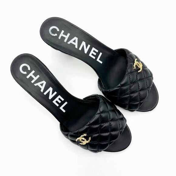 CHANEL 2022 Black Quilted Leather Slide Heels Size 38.5 Interlocking CC Mules - Picture 3 of 14